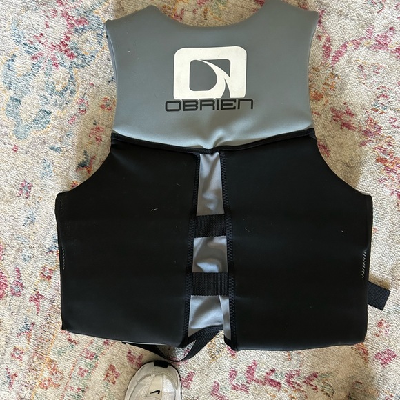 NWT obrien life jacket - Picture 2 of 4